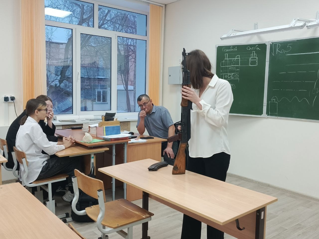 РАЗБОРКА - СБОРКА АК-74.