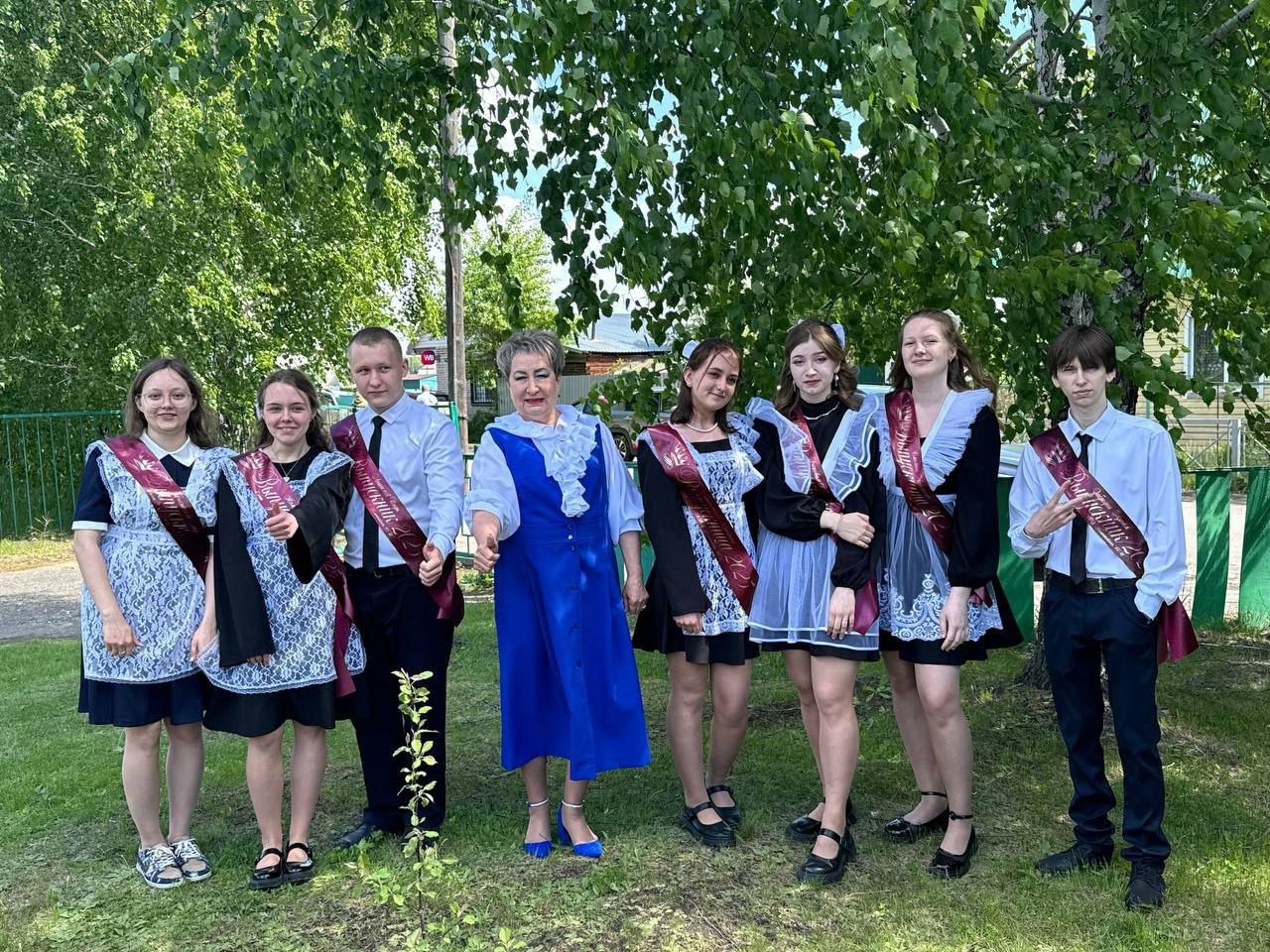 ДЕРЕВО ВЫПУСКНИКОВ.